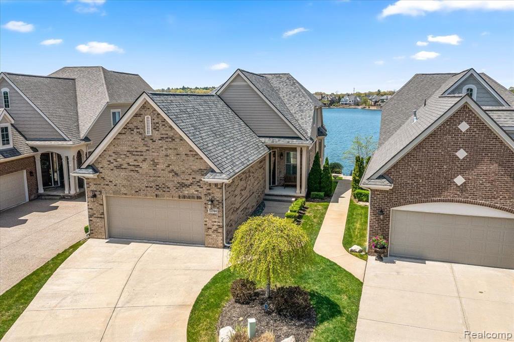 10744 WATERFALL Court, 19, South Lyon, MI 48178 — Photo 3