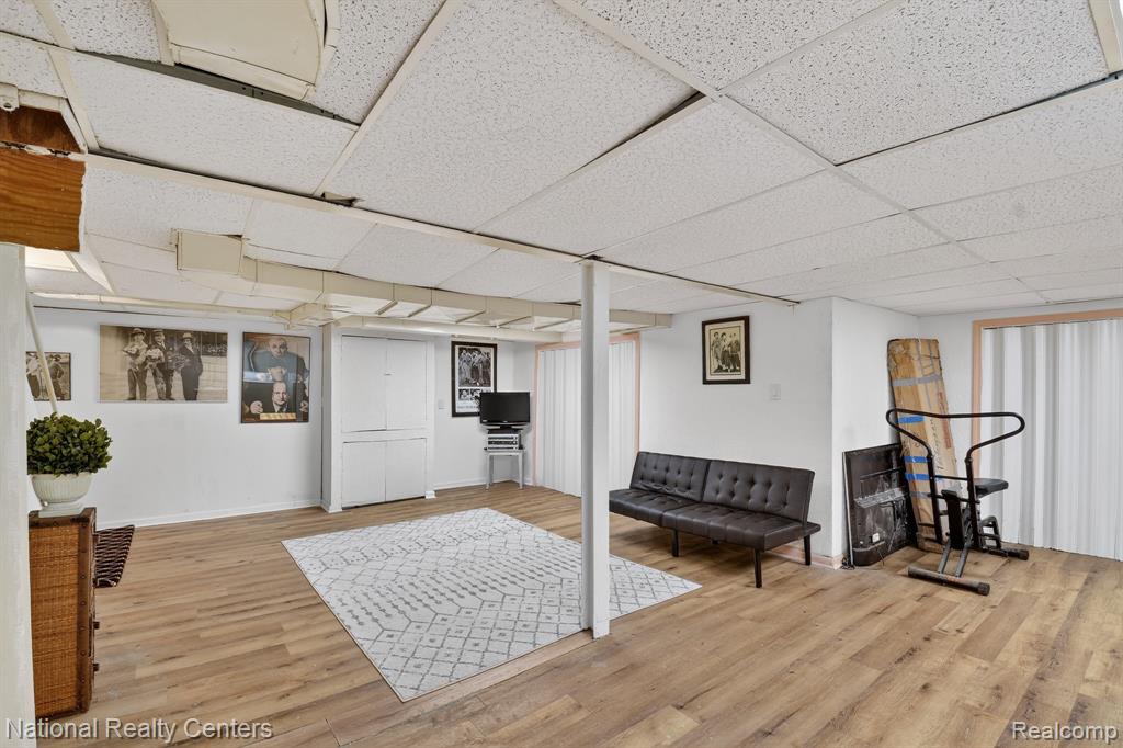 3956 HARVARD Road, Detroit, MI 48224 — Photo 32