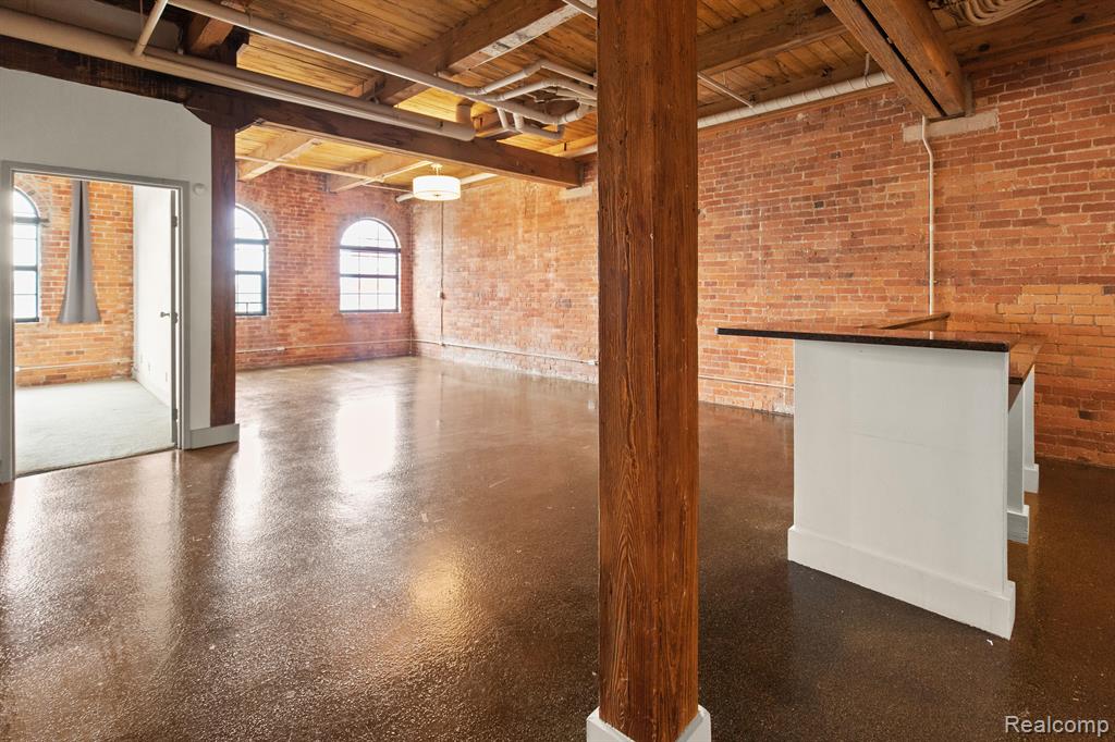 6533 E Jefferson Avenue - Photo 4