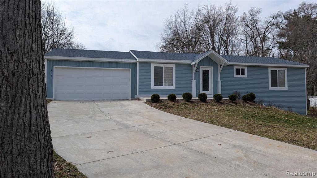 6112 Andersonville Road, Waterford, MI 48329 — front exterior