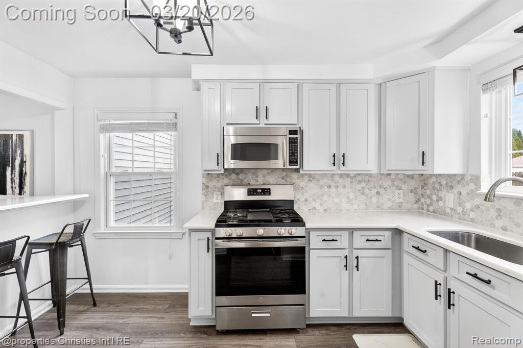 1922 Norwood Drive, Grosse Pointe Woods, MI 48236 — Photo 12