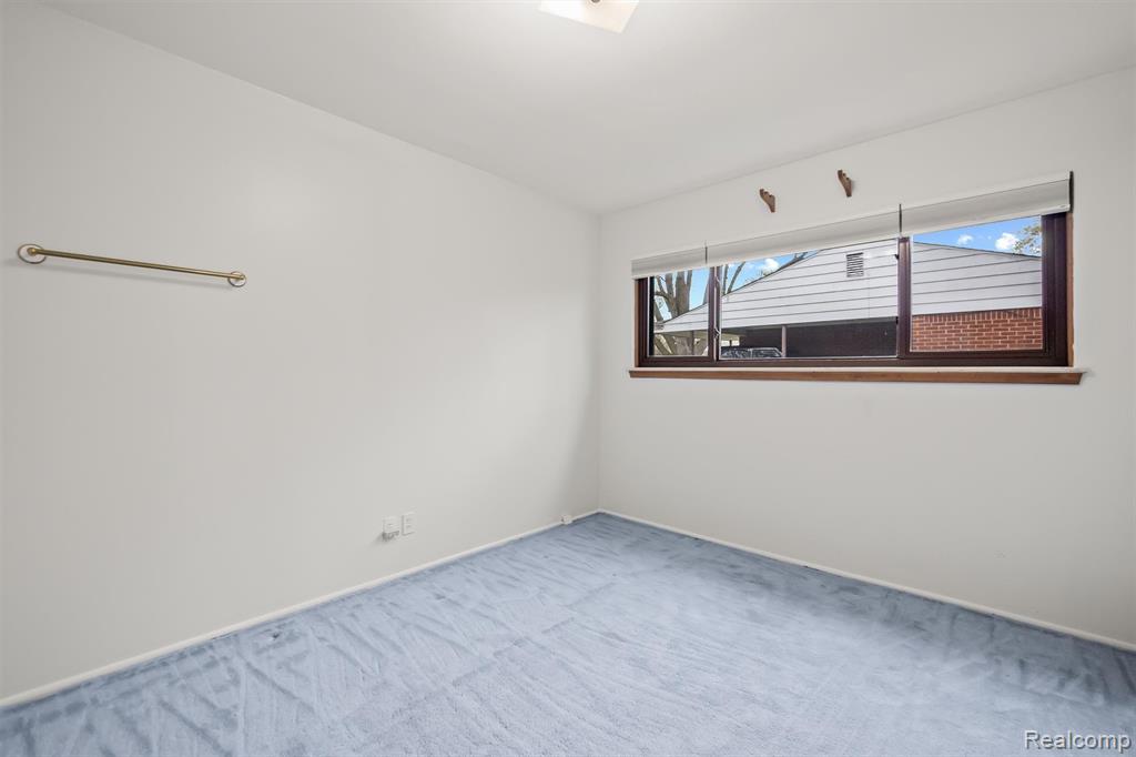 2475 Lafay Drive, West Bloomfield, MI 48324 — Photo 18