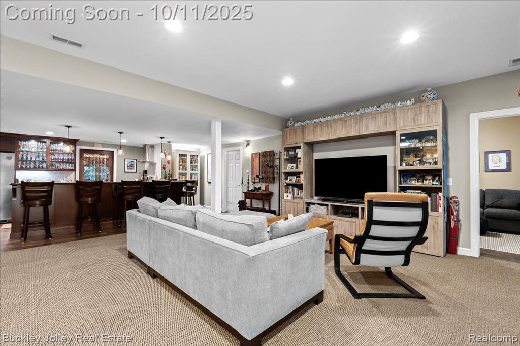 9430 Sheltering Oaks Drive, Brighton, MI 48114 — Photo 27