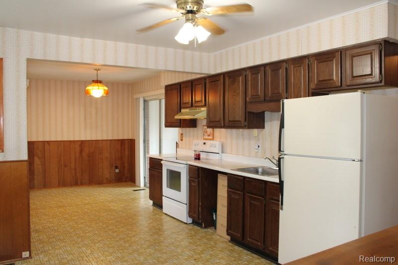 907 Farnham Avenue, Lincoln Park, MI 48146 — Photo 18