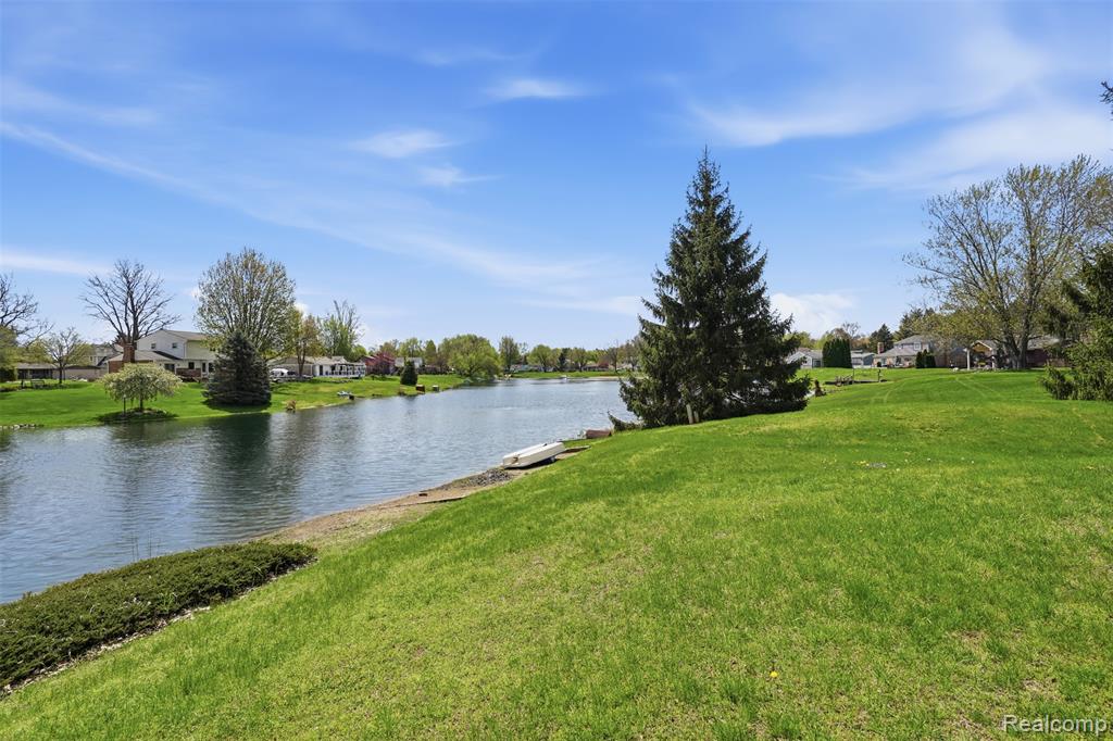 3756 Chevron Drive, Highland, MI 48356 — Photo 28
