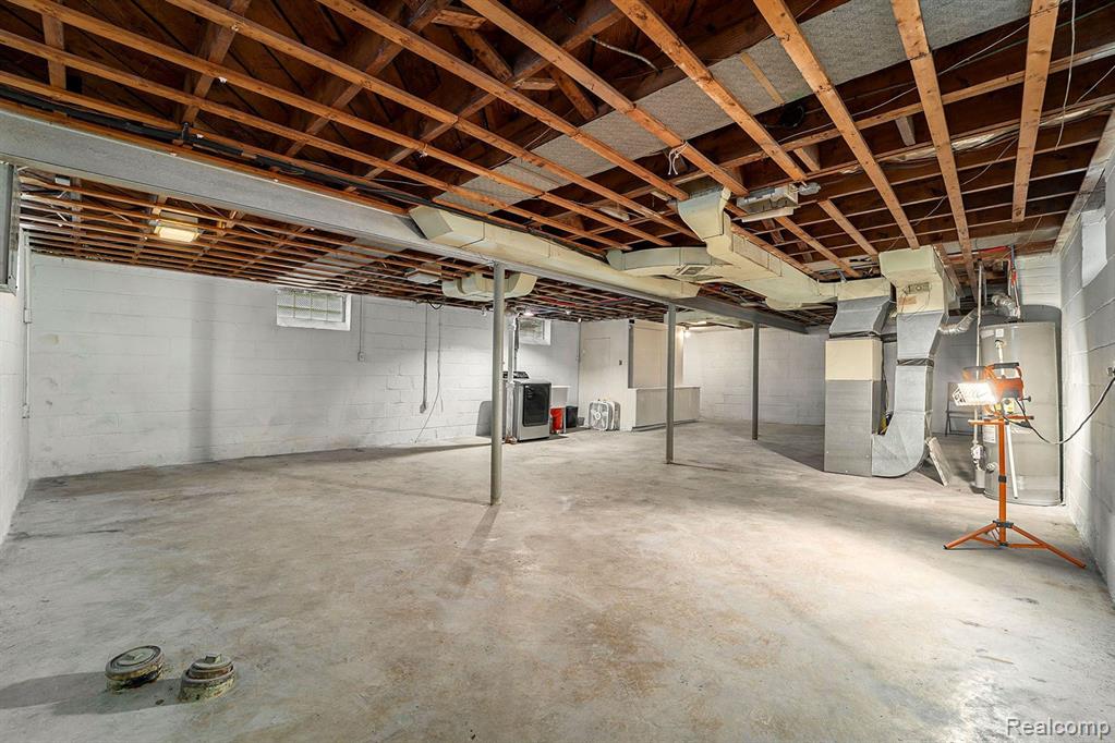 6340 WOODMONT Avenue, Detroit, MI 48228 — Photo 15