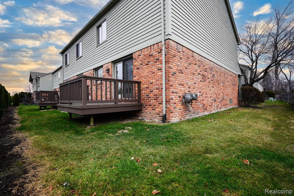 460 OAKGROVE, Clawson, MI — Photo 5