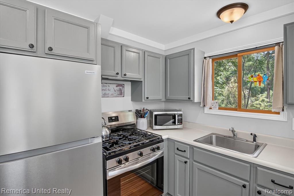 11521 Westshore Drive, Pinckney, MI 48169 — Photo 14