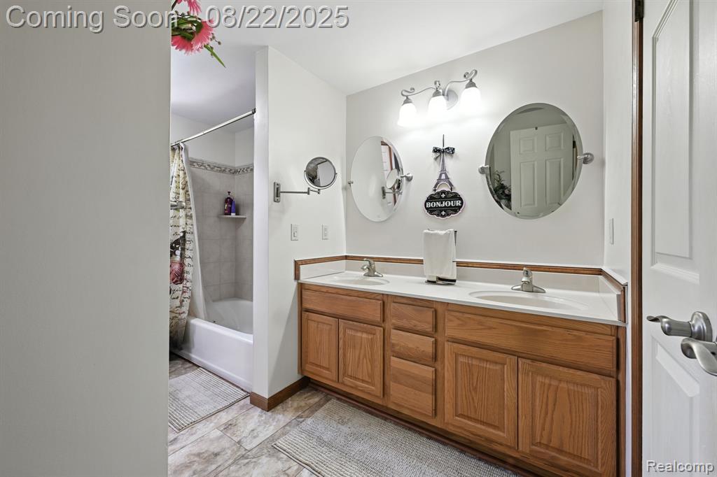 2594 Pepper Court, Hartland, MI 48353 — Photo 14