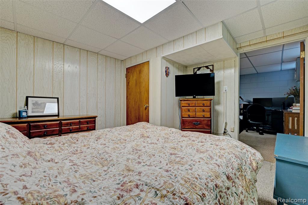 6437 Oriole Drive, Flint, MI 48506 — Photo 36