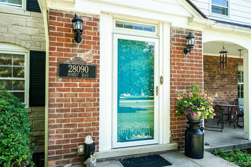 28090 Sunset Boulevard W, Lathrup Village, MI 48076 — Photo 4