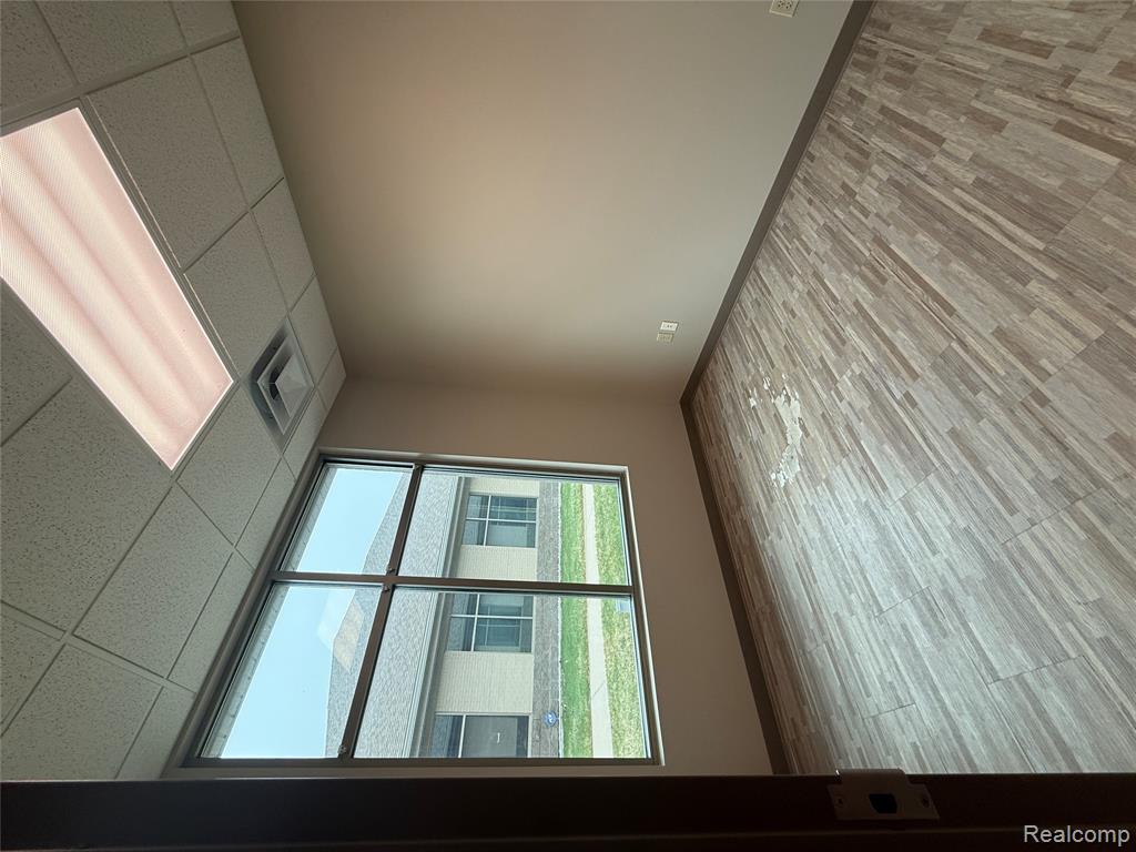 8382 Holly Road, Grand Blanc, MI 48439 — Photo 16