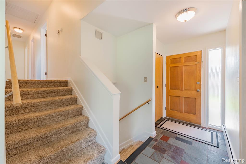 868 HELSTON Road, Bloomfield Hills, MI 48304 — Photo 4