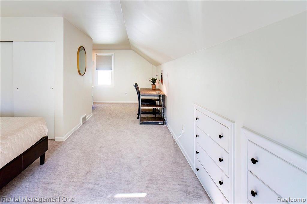 710 E 12 MILE Road, Royal Oak, MI 48073 — Photo 23