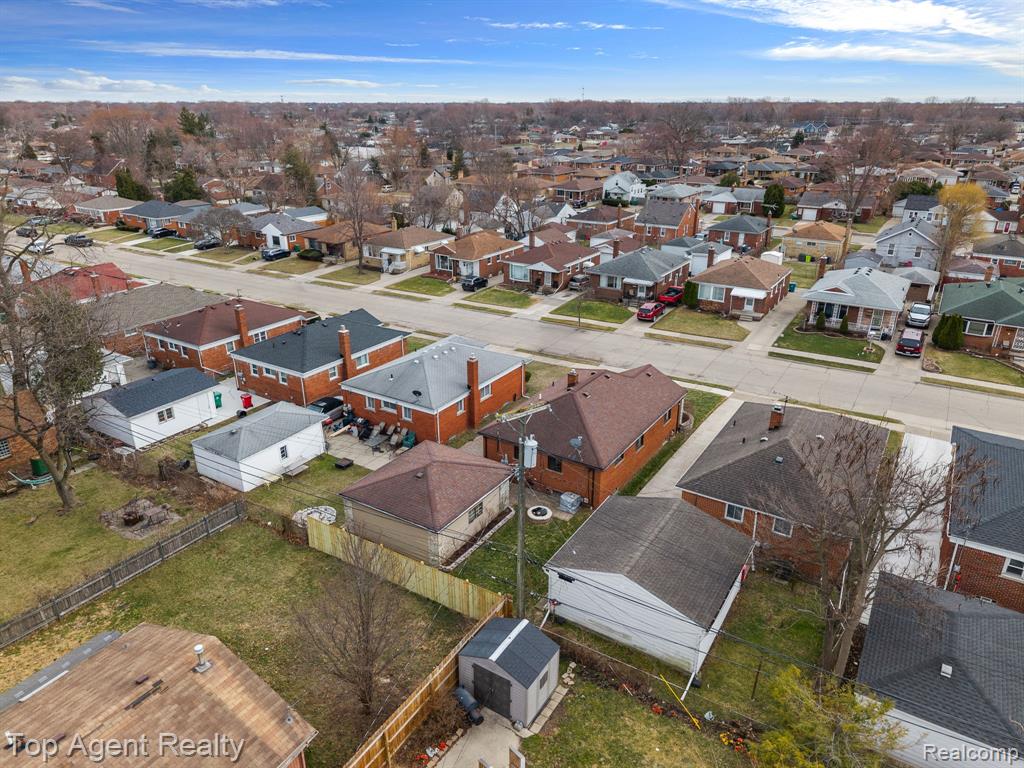 18027 Curtain Avenue, Eastpointe, MI 48021 — Photo 38
