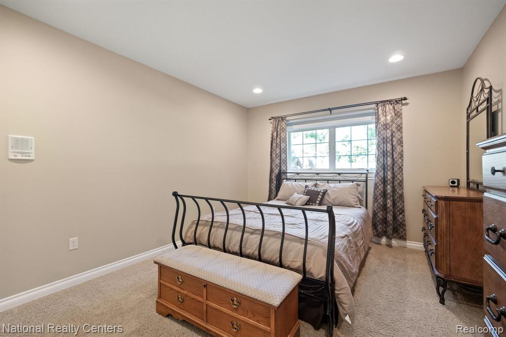 10180 Hadley Road, Clarkston, MI 48348 — Photo 38