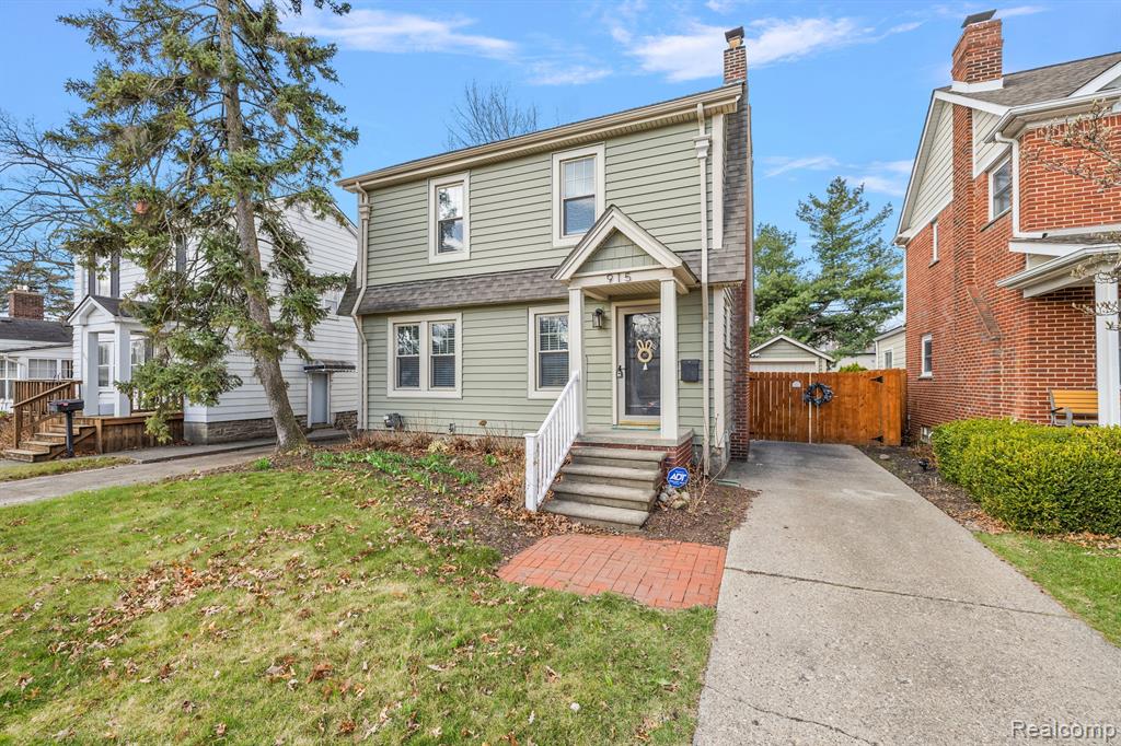 915 FARMDALE Street, Ferndale, MI 48220 — Photo 17