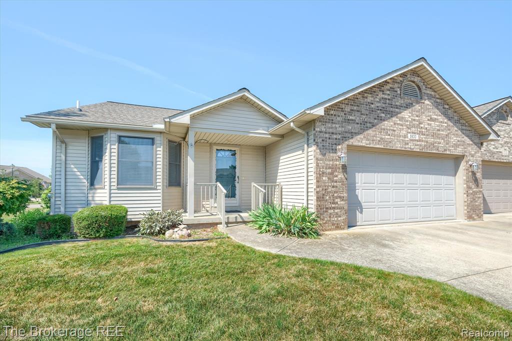 5930 Cross Creek Drive, 246, Swartz Creek, MI 48473 — Photo 2