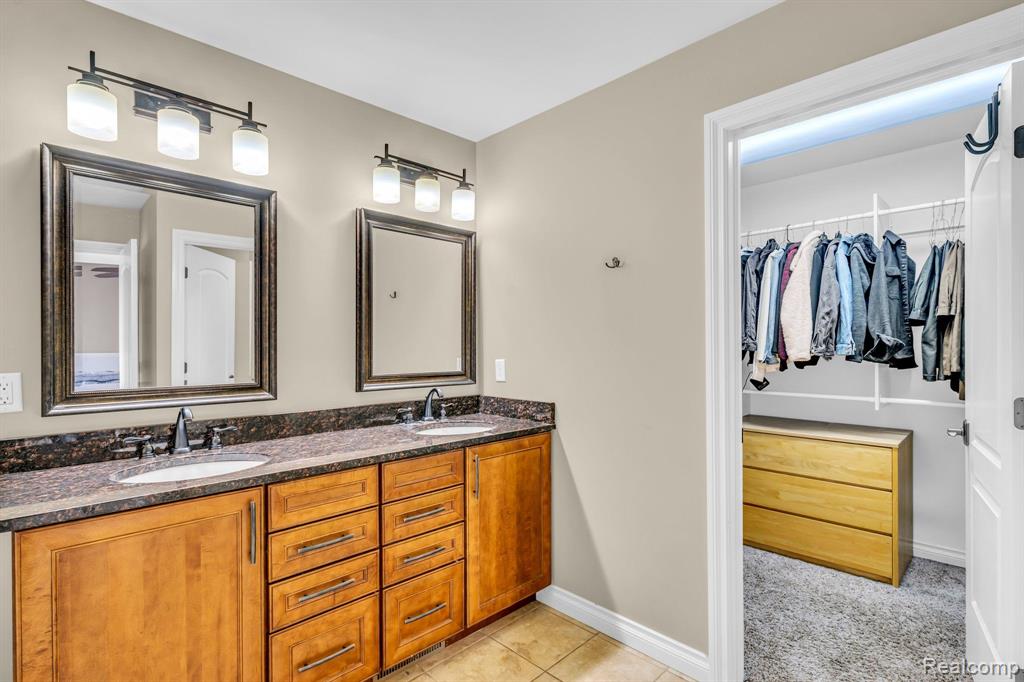 5274 STILLWATER Road, Bay City, MI 48706 — Photo 15