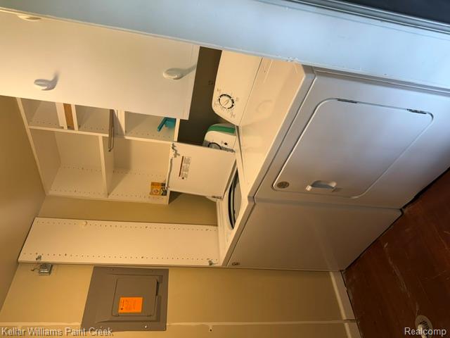 42630 Plymouth Hollow Drive, Plymouth, MI 48170 — Photo 14
