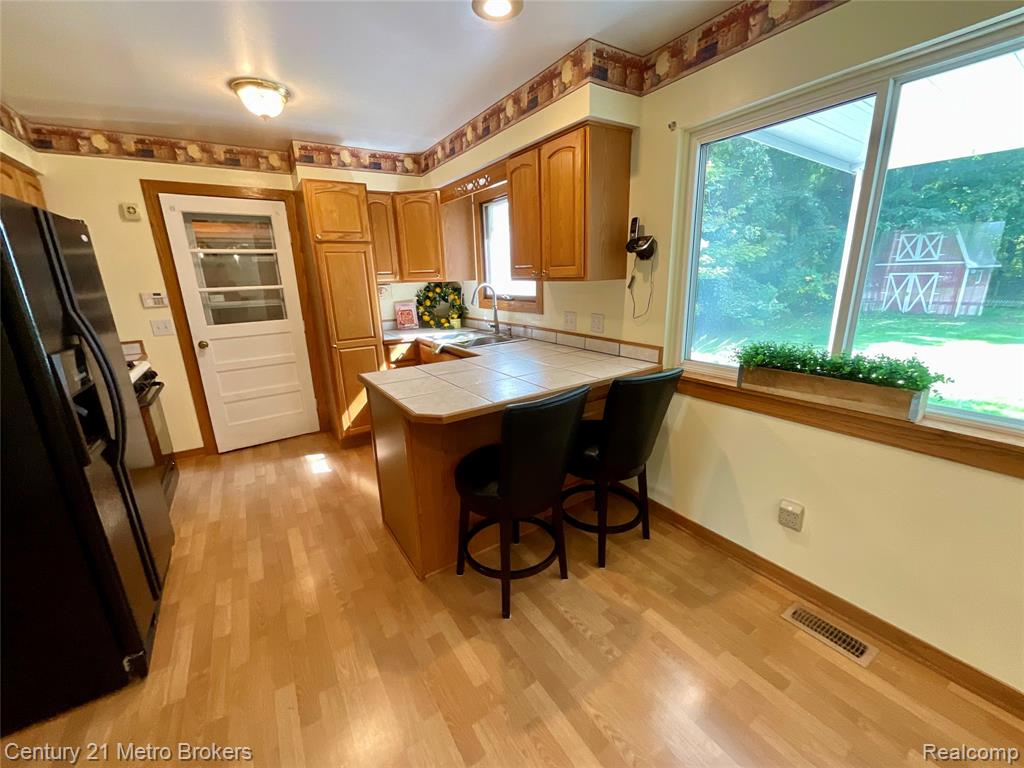 6272 Elro Street, Burton, MI 48509 — Photo 19