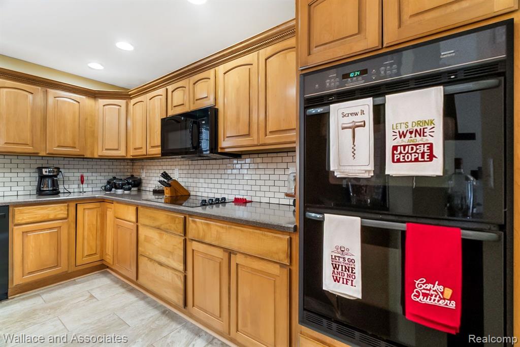 300 PINE RIDGE RD Road, St. Clair, MI 48079 — Photo 9