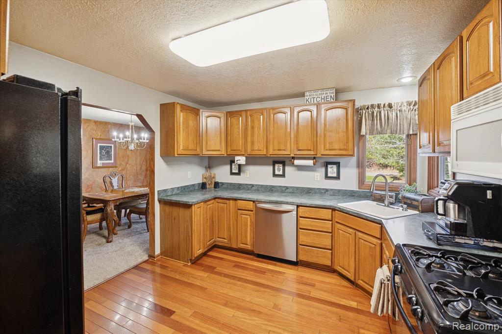 4842 Preston Road, Howell, MI 48855 — Photo 13