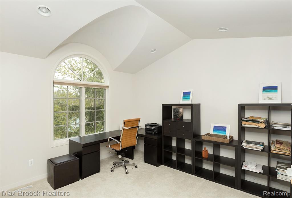 5681 SHORE Drive, Orchard Lake Village, MI 48324 — Photo 44