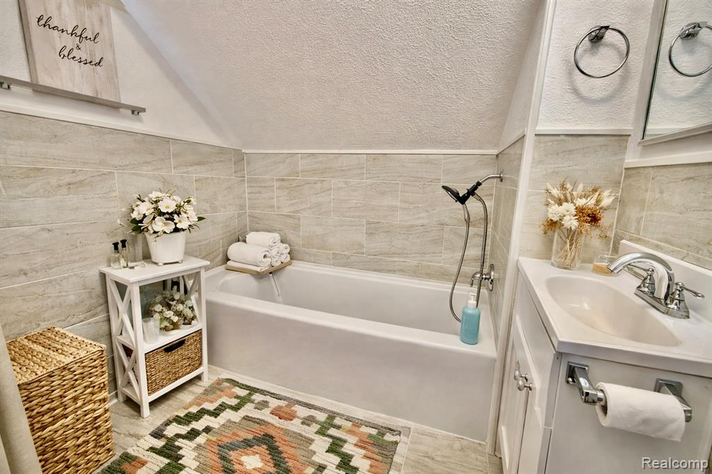 19145 Riopelle Street, Highland Park, MI 48203 — Photo 14