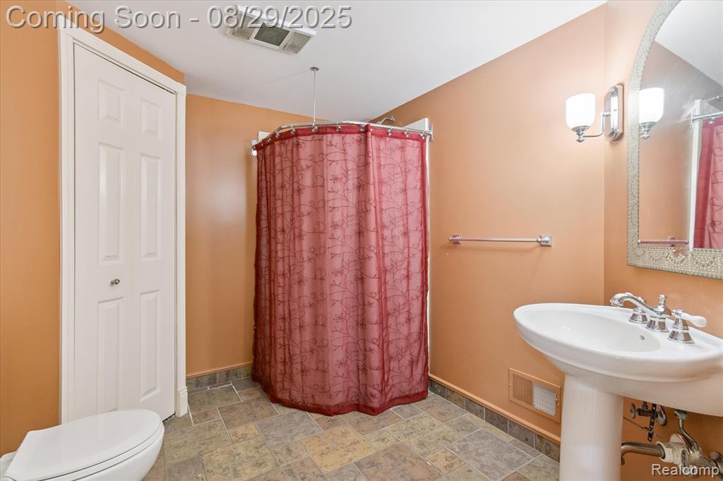 7856 N Kilkenny Drive, Brighton, MI 48116 — Photo 49