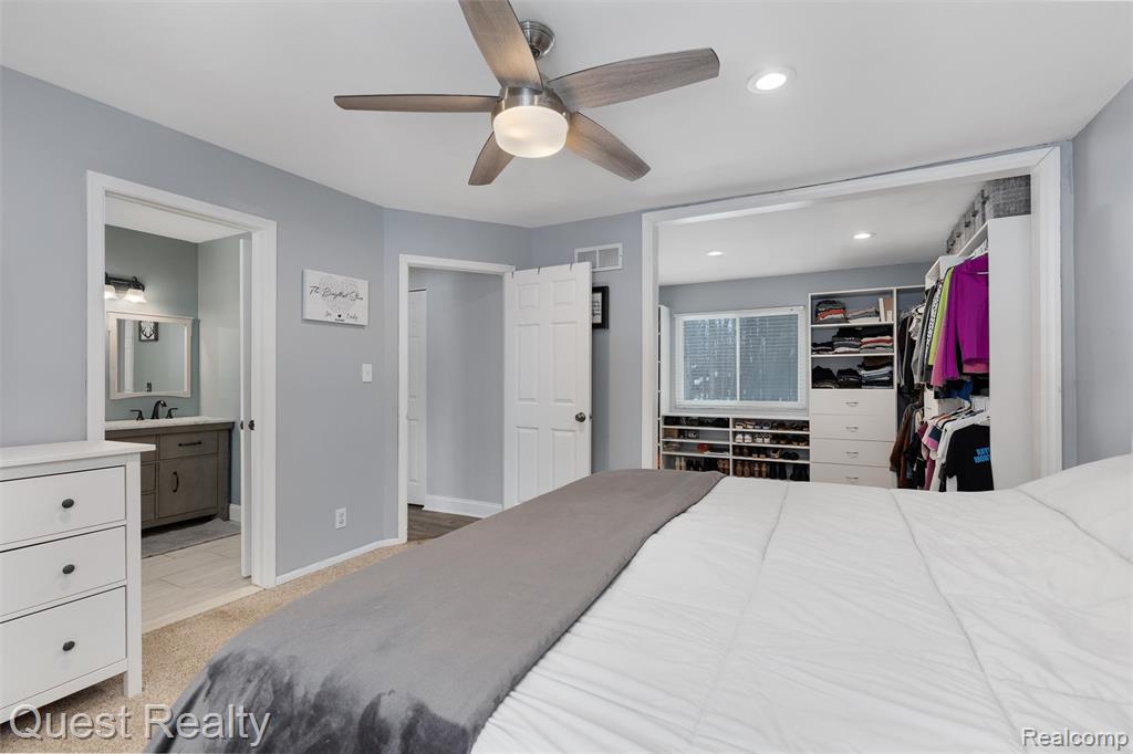 9580 Chaumont Drive, Commerce Twp, MI 48382 — Photo 11