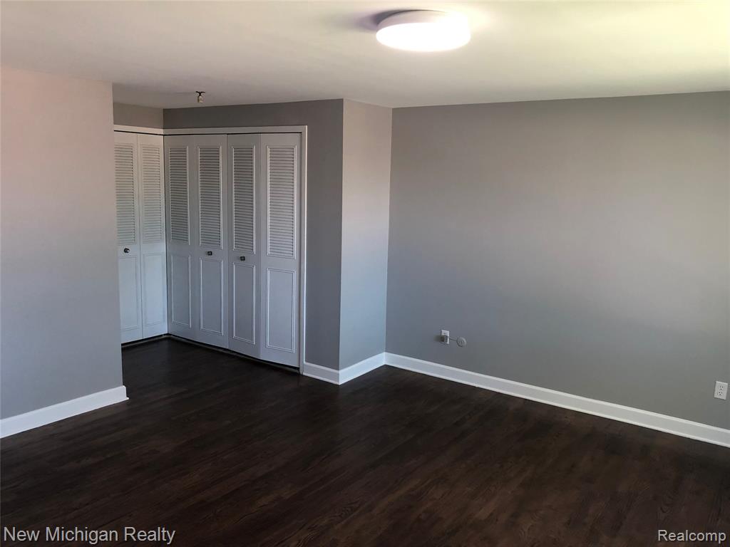 8201 Kennedy Circle, 4, Warren, MI 48093 — Photo 11