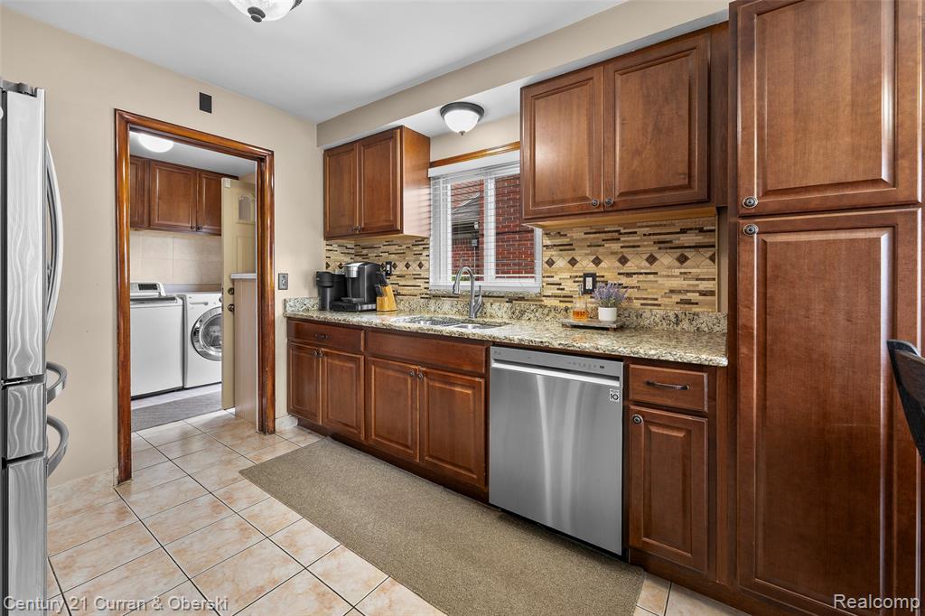 5741 Hubbell Street, Dearborn Heights, MI 48127 — Photo 10