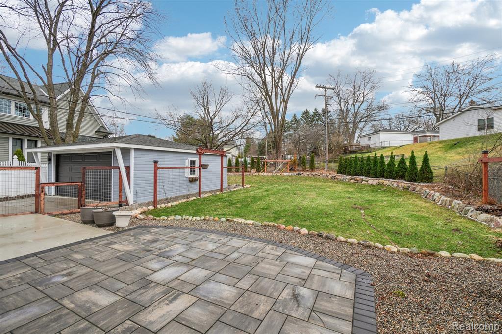 1156 Sycamore Drive, Rochester, MI 48307 — Photo 29