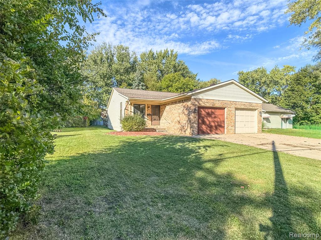 914 North Road, Fenton, MI 48430 — Photo 3