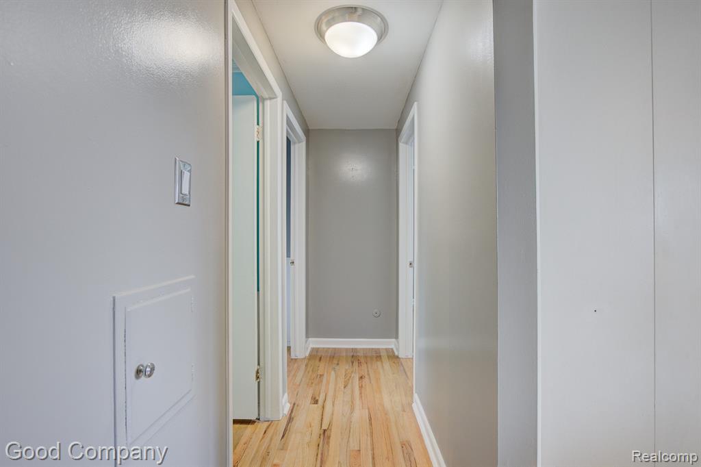 576 LANGLEY Boulevard, Clawson, MI — Photo 15