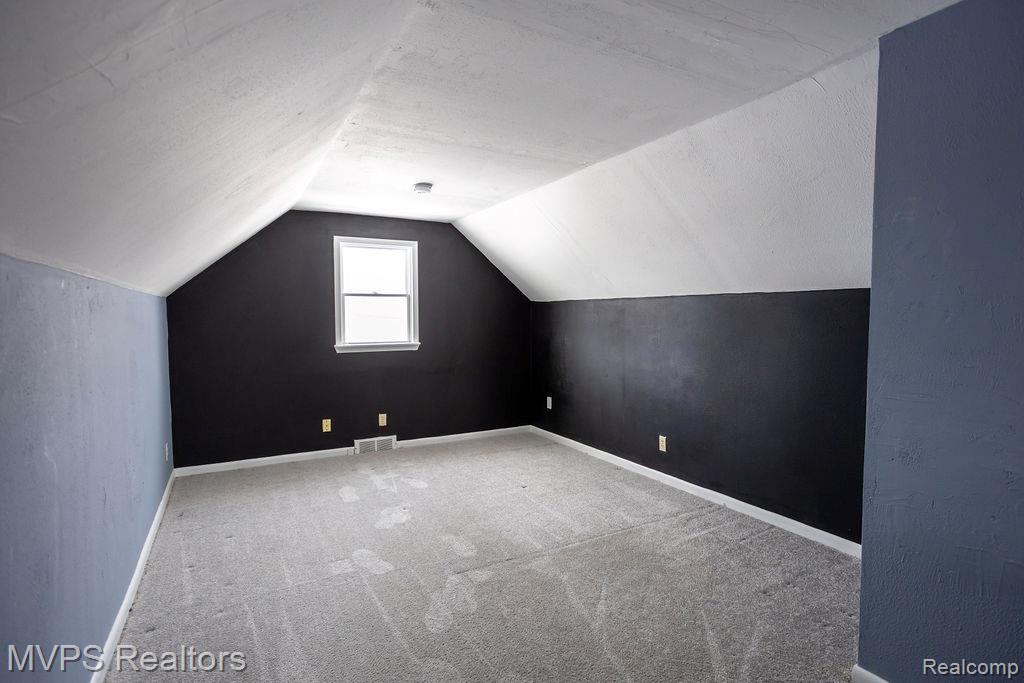 1107 E Muir Avenue, Hazel Park, MI 48030 — Photo 11