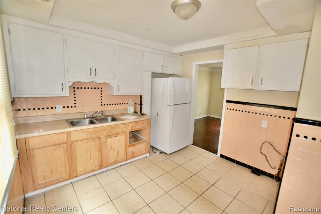 8267 Carlin Street, Detroit, MI 48228 — Photo 5