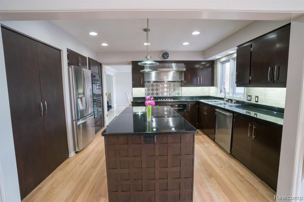 45778 FERMANAGH Drive, Northville, MI 48168 — Photo 26
