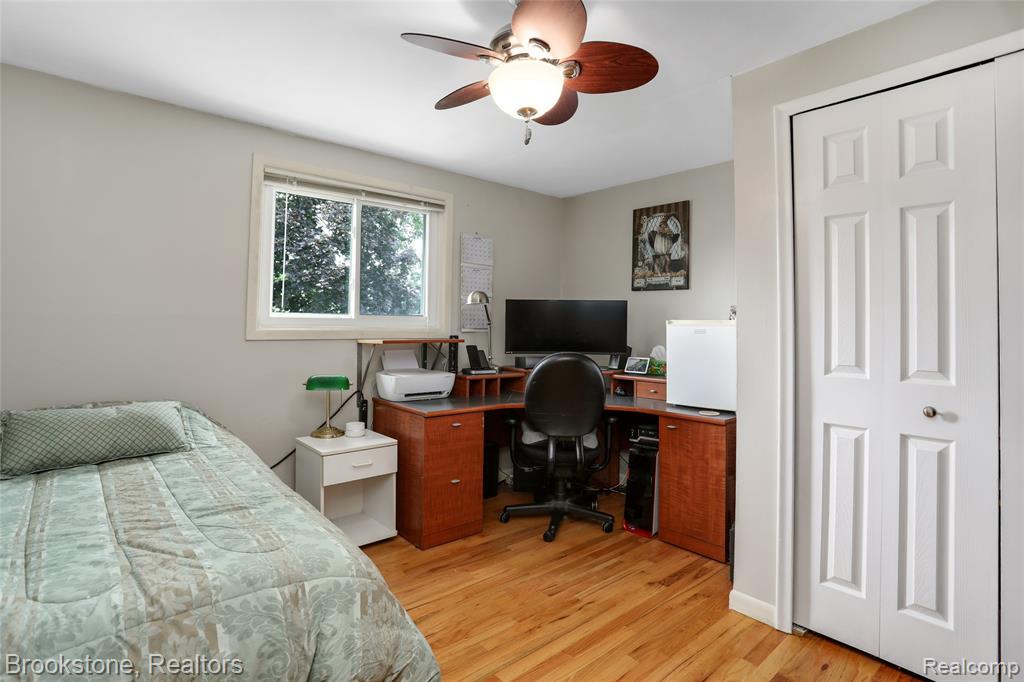 9915 Pere Avenue, Livonia, MI 48150 — Photo 18