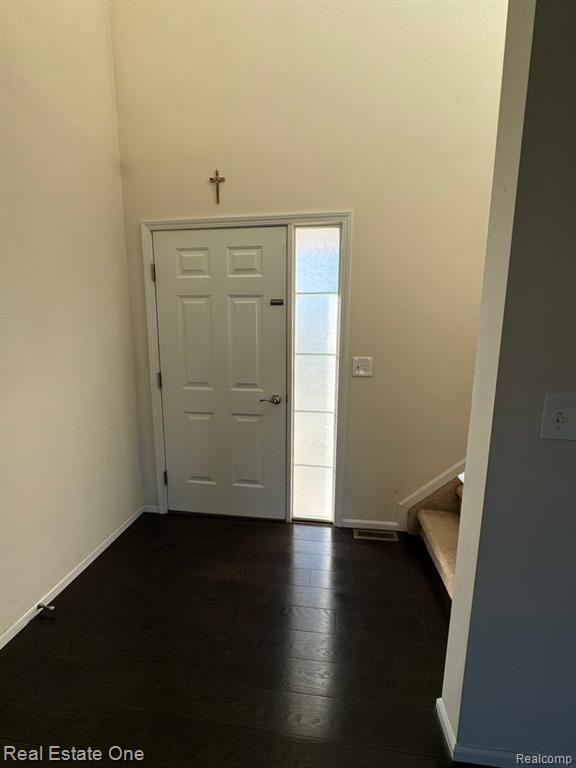 6412 MISTY Court, Waterford, MI 48327 — Photo 2