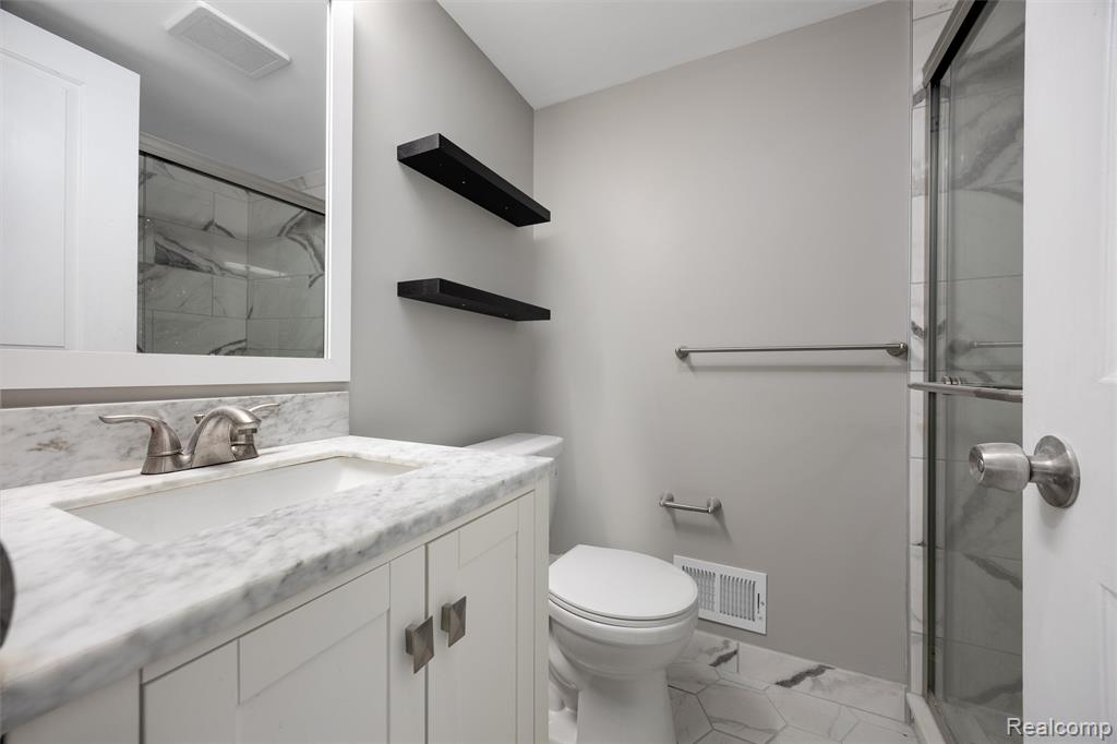 4942 Butler Drive, Troy, MI 48085 — Photo 15