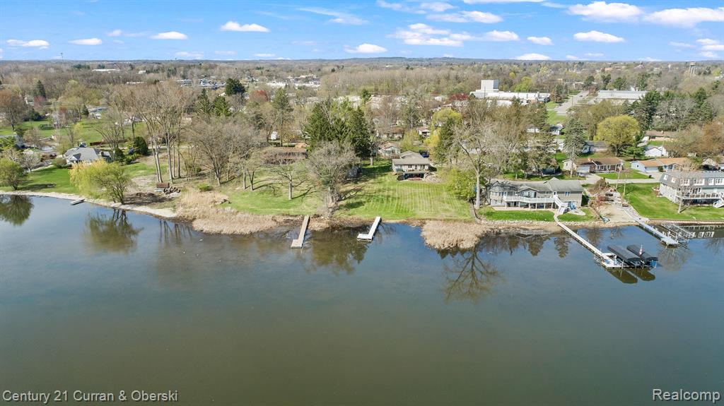 417 CHICAGO Drive, Howell, MI 48843 — Photo 43
