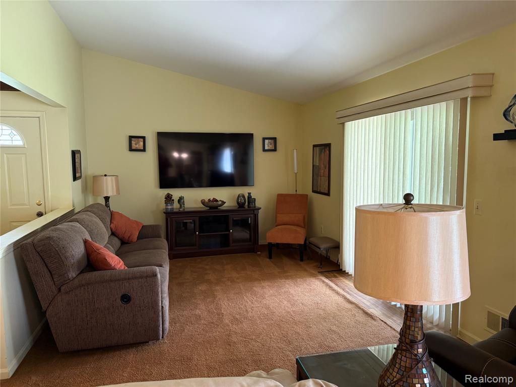 730 Country Club Dr Drive, 36, Saint Clair Shores, MI 48082 — Photo 10
