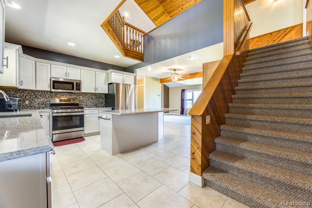 6455 LAKEVIEW Drive, MI — Photo 12
