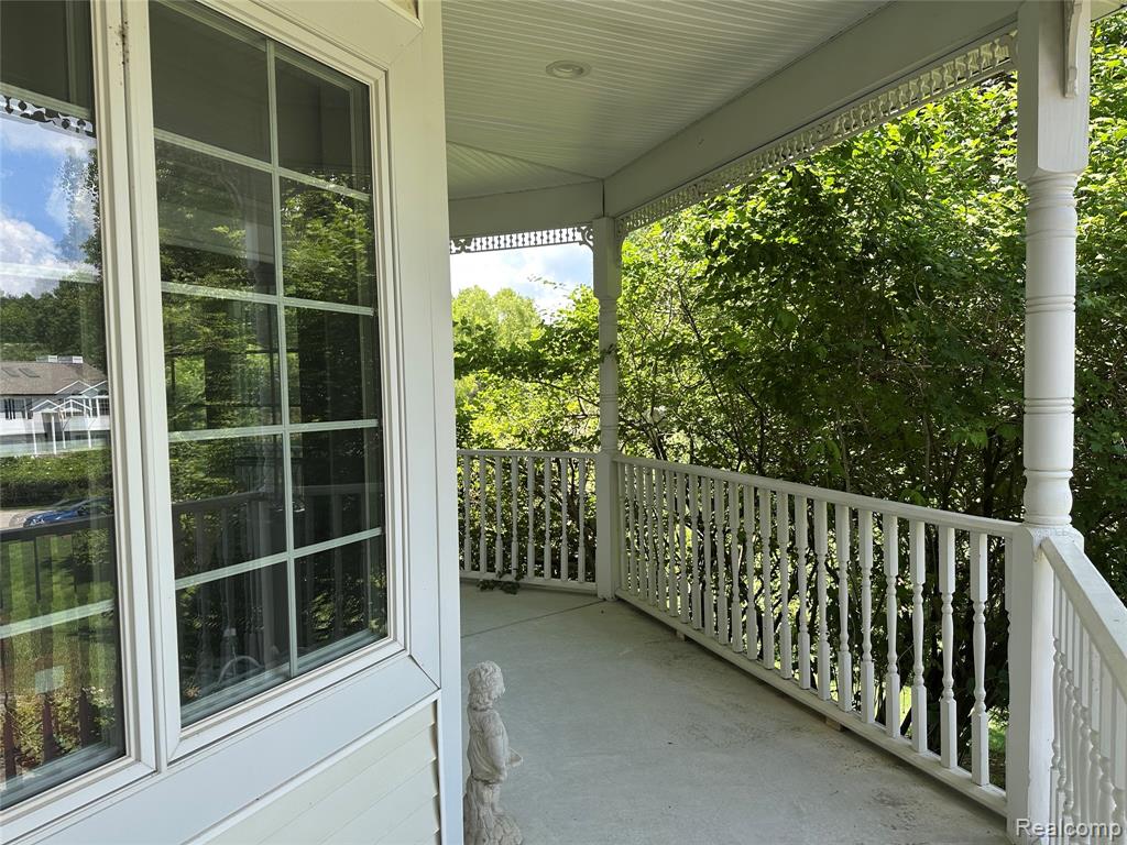 962 Hidden Valley Drive, Lake Orion, MI 48362 — Photo 22