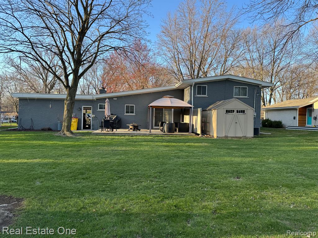 8477 CHURCH Road, Grosse Ile, MI 48138 — Photo 29