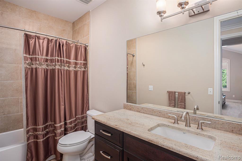 48913 Pinebrook Drive, Utica, MI 48315 — Photo 21
