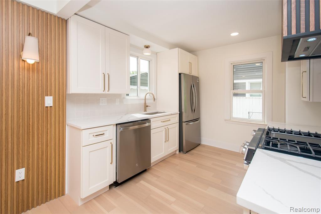 2330 Buckingham Avenue, Berkley, MI 48072 — Photo 14