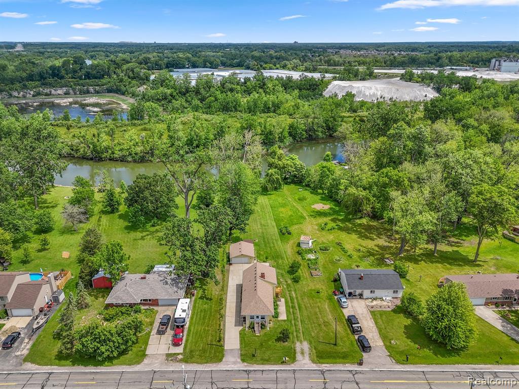 7215 S HURON RIVER Drive, South Rockwood, MI — Photo 60